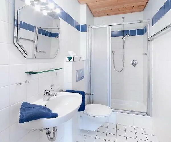 Zur Glashuette Landpension 게스트하우스 Fabrikschleichach